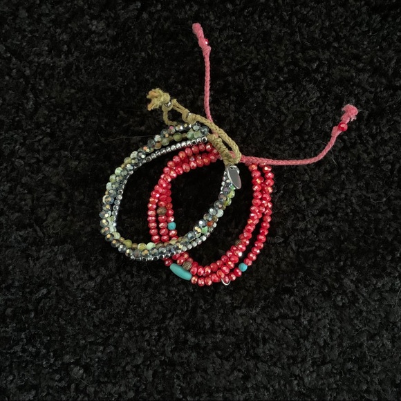 Beaded bracelets - Picture 1 of 7